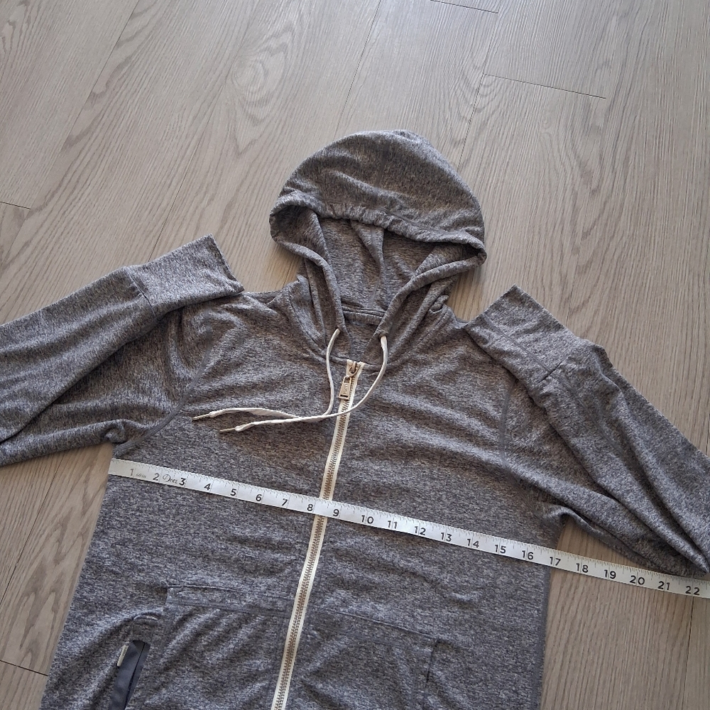 Vuori Halo Performance Hoodie Grey Heather DreamKnit - Picture 10 of 16